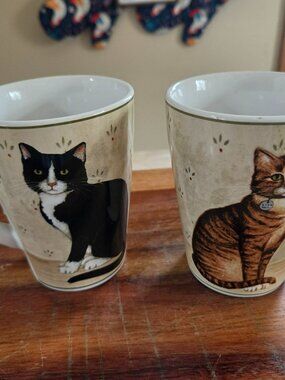 FELINE FRIENDS ONEIDA SET OF TWO CAT MUGS